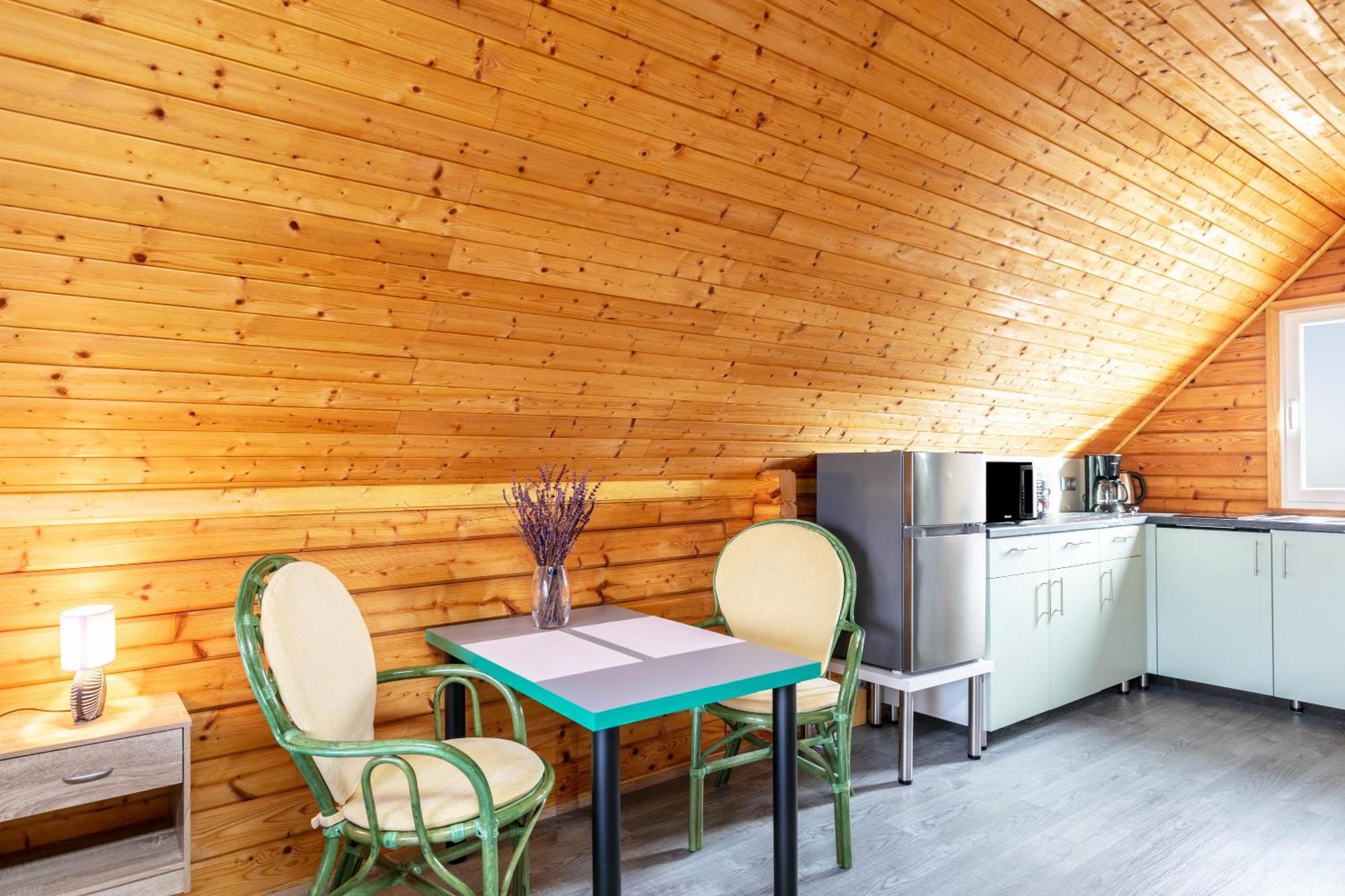 Holzhaus Am Waldrand Holiday home Niederfinow