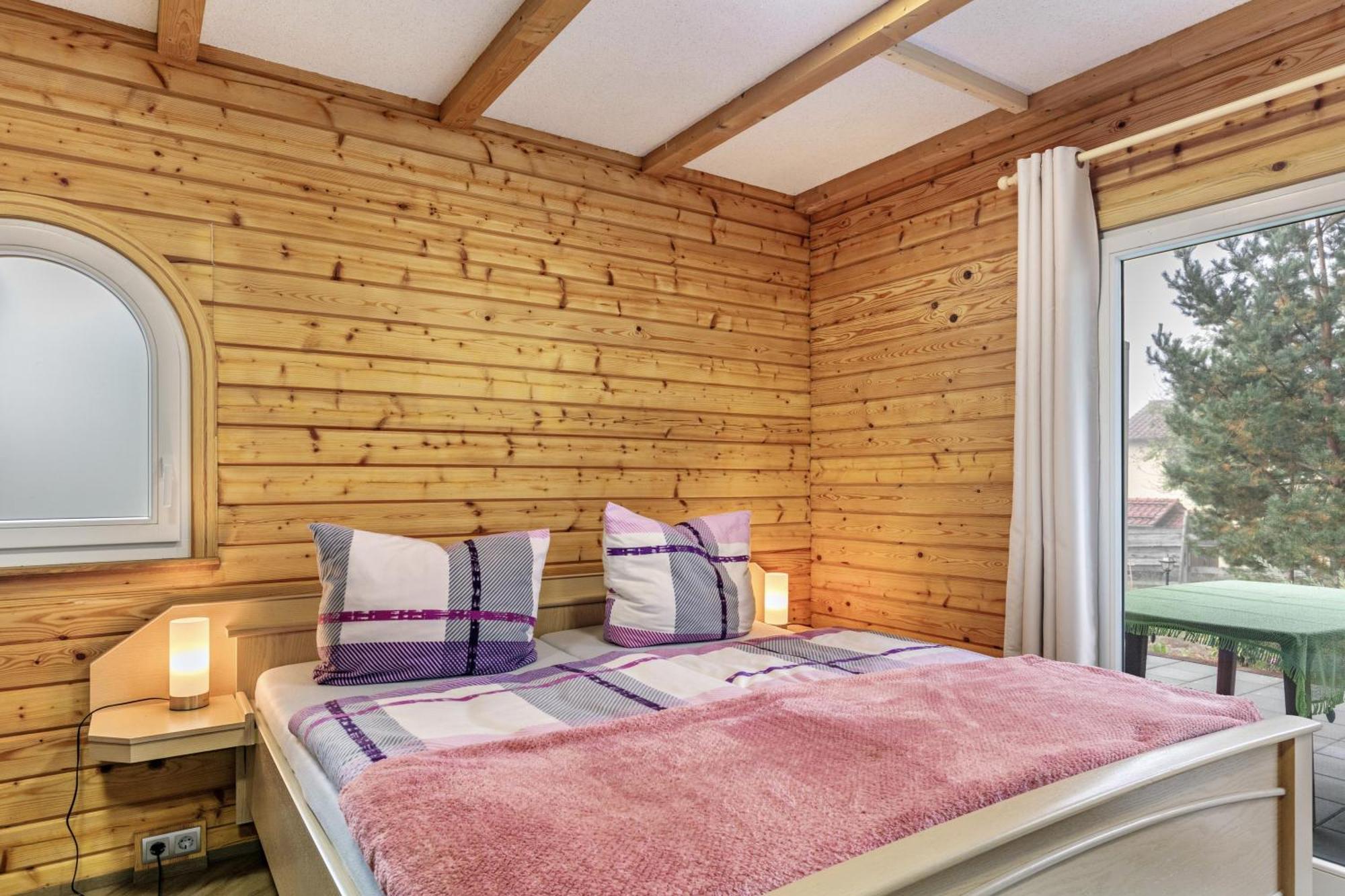 Holzhaus Am Waldrand Niederfinow